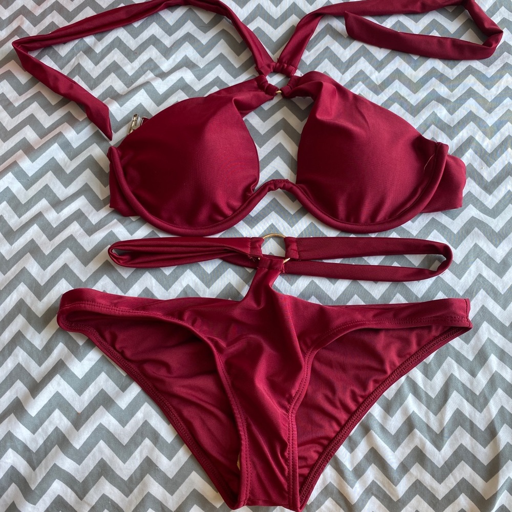 Swimsuit - Picture 2 of 8